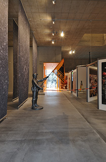 Schwarzer Diamant - Deutsches Bergbau Museum Bochum | Architektenbro Benthem Crouwel - Peter Lippsmeier - Industriefotografie